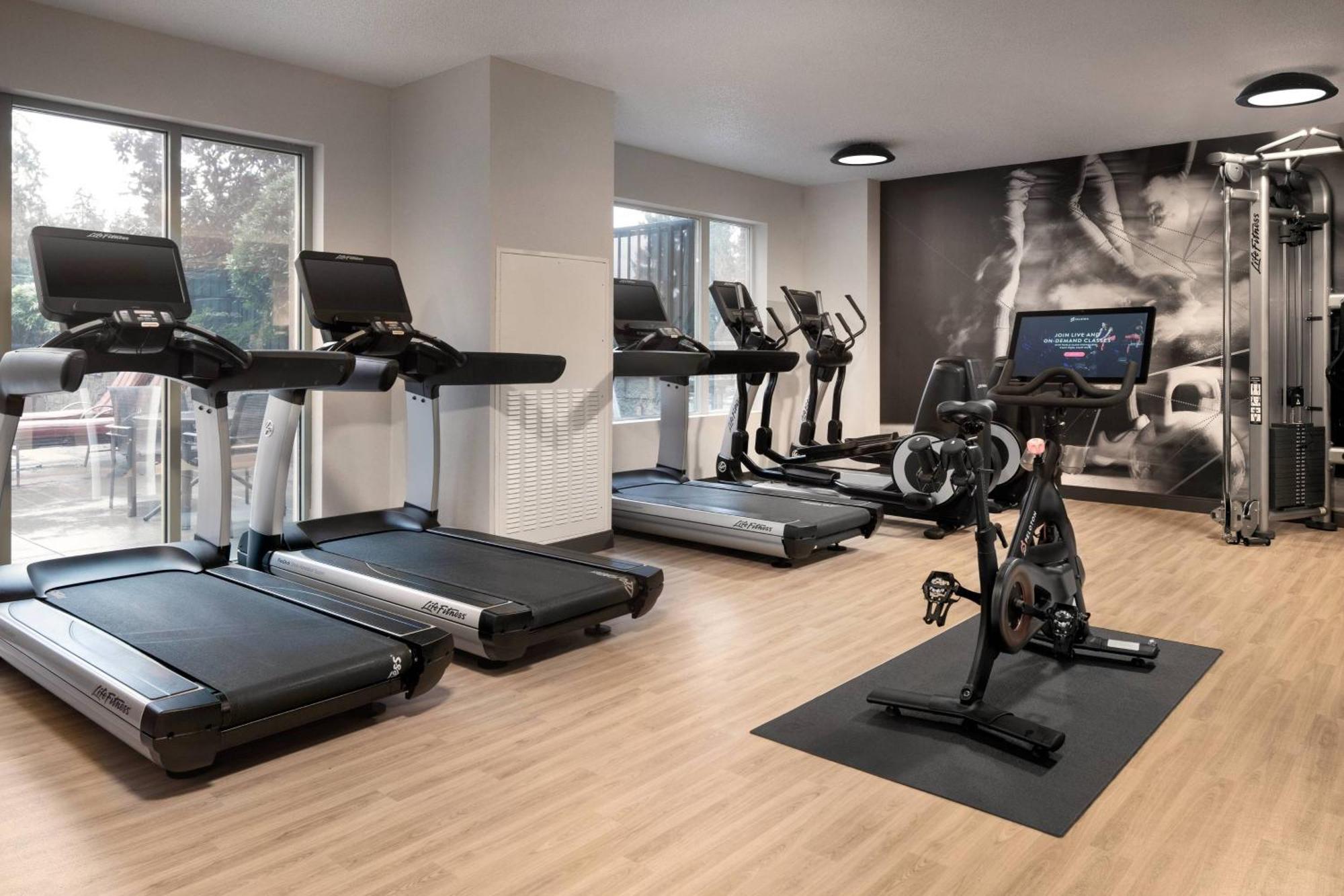 Отель Seattle Marriott Редмонд Экстерьер фото